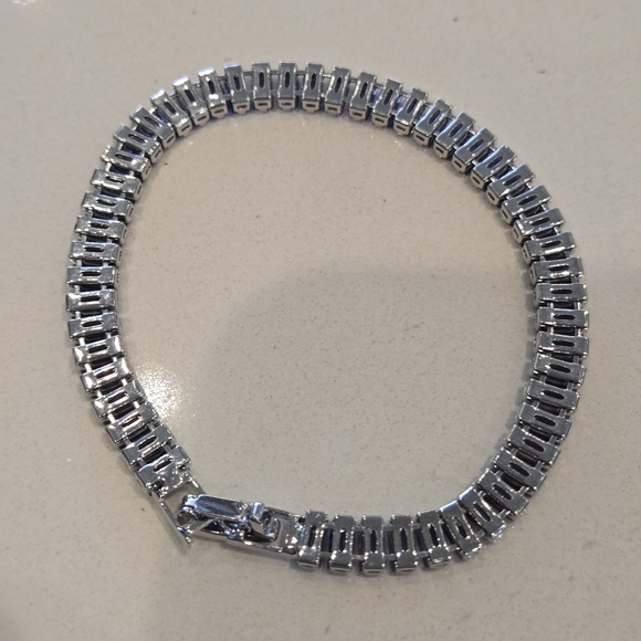 Elegant Ligh Purple / Lavander Women's Bracelet - Picture 3 of 8